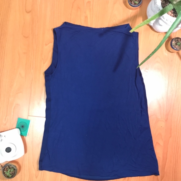 Soft Blue Sleeveless Blouse - Picture 3 of 3